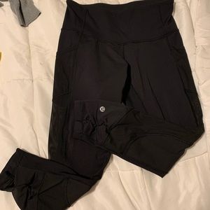 Lululemon mesh side/back panel capris